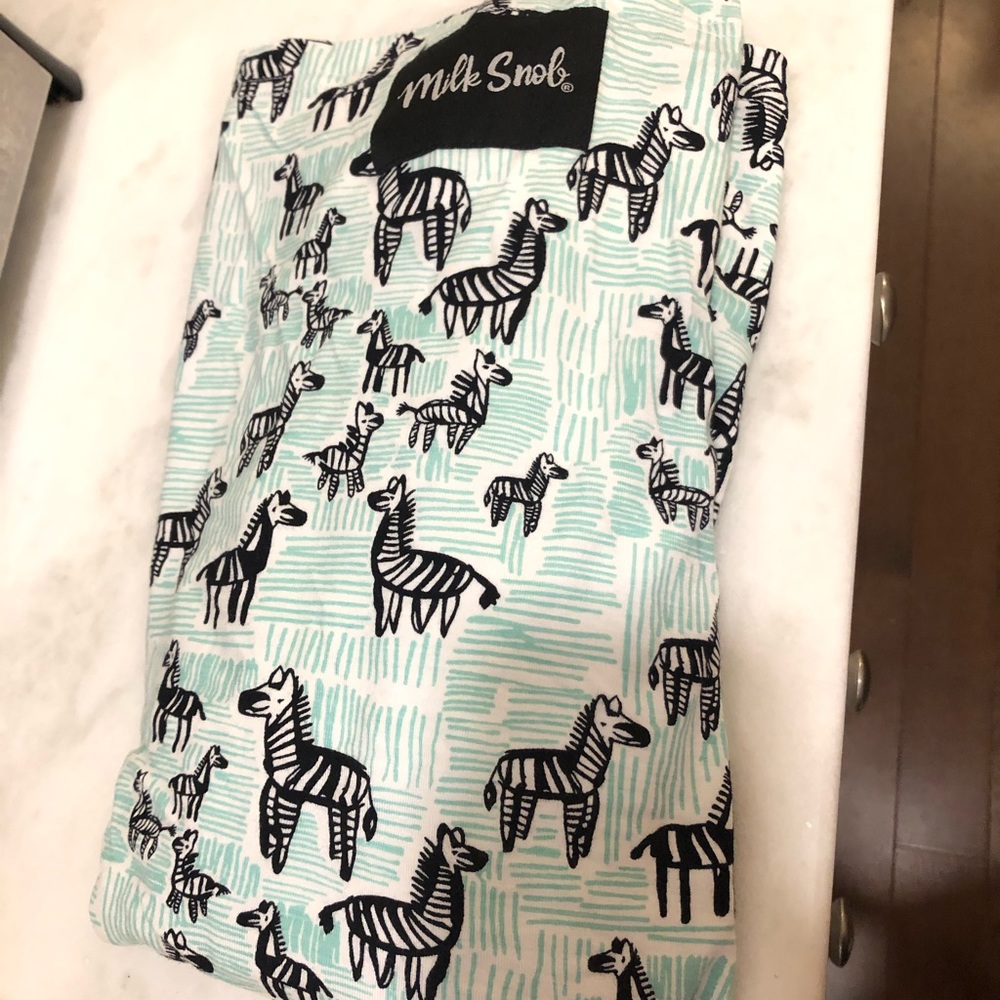 Milk Snob Cover NWOT